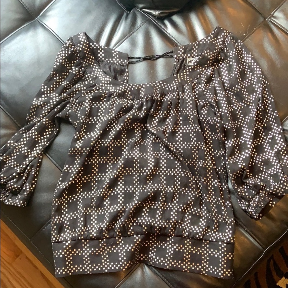 3/$15 Gorgeous Open Back GUESS Top